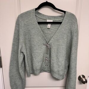 H&M Sage Green V-Neck Tie-Front Cropped Cardigan